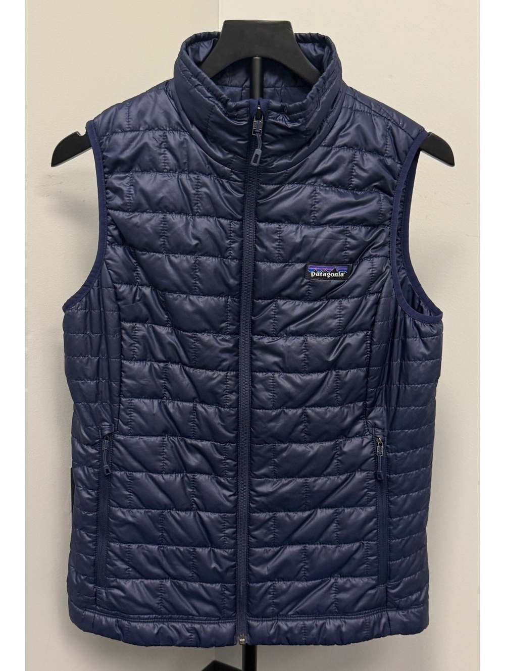 Patagonia Women’s Size Medium Nano Puff Vest Classic Navy Blue Full Zip Jacket!